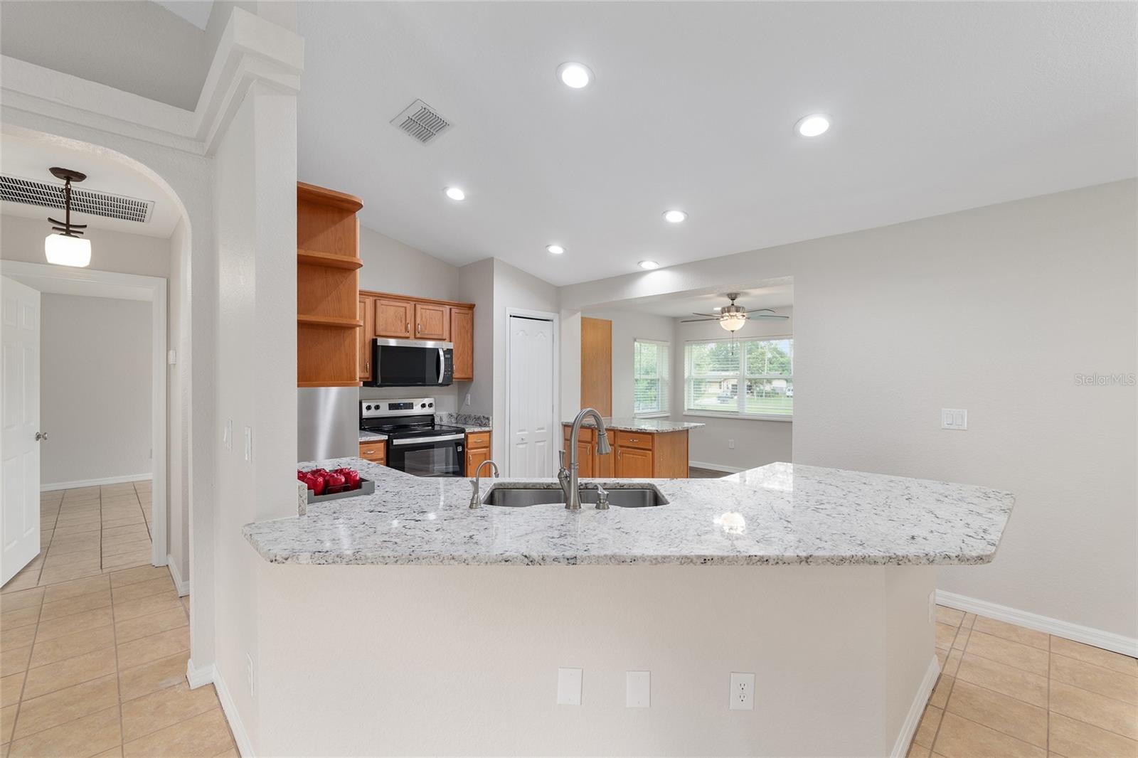 BORDERING OAKS - Residential Lease