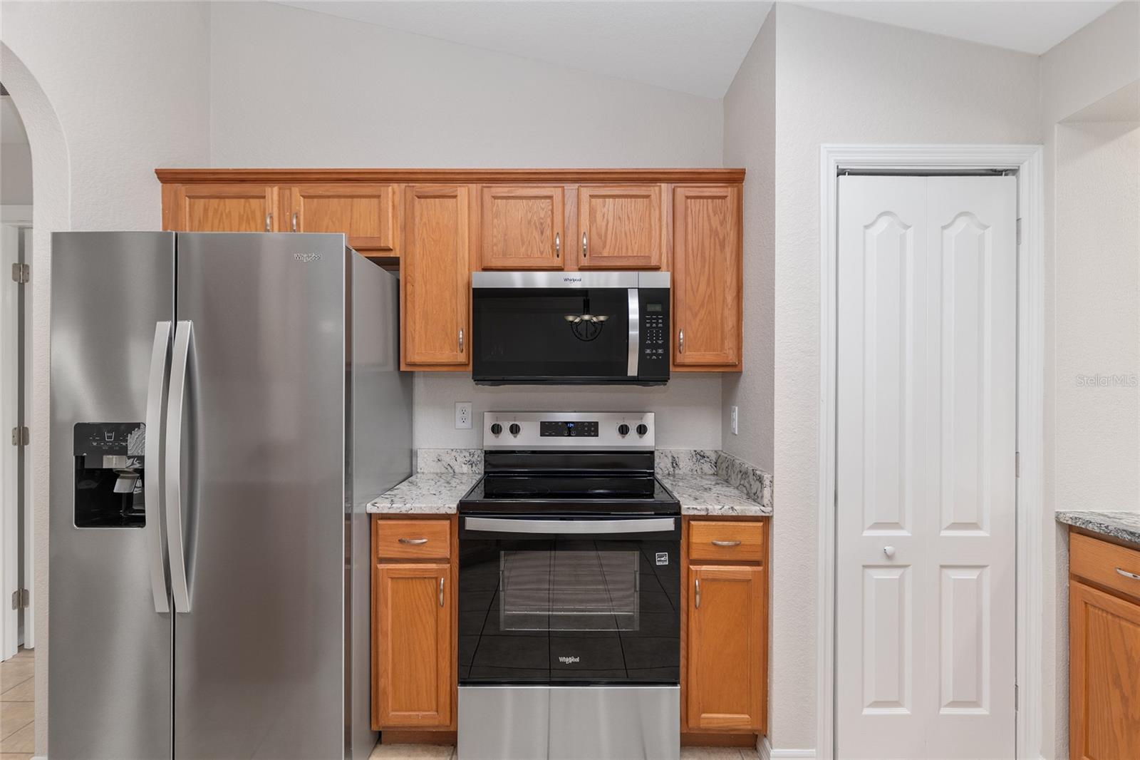 BORDERING OAKS - Residential Lease