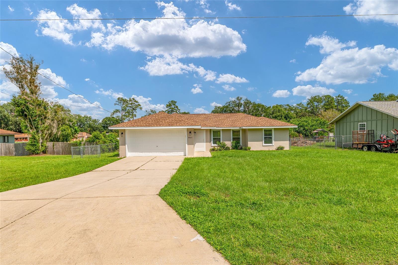 BORDERING OAKS - Residential Lease