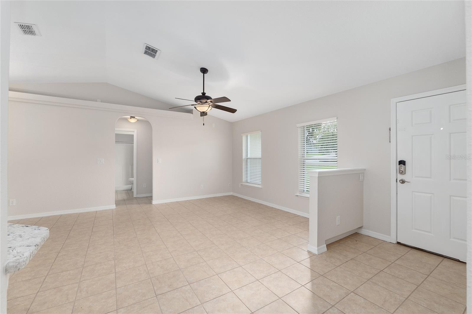 BORDERING OAKS - Residential Lease
