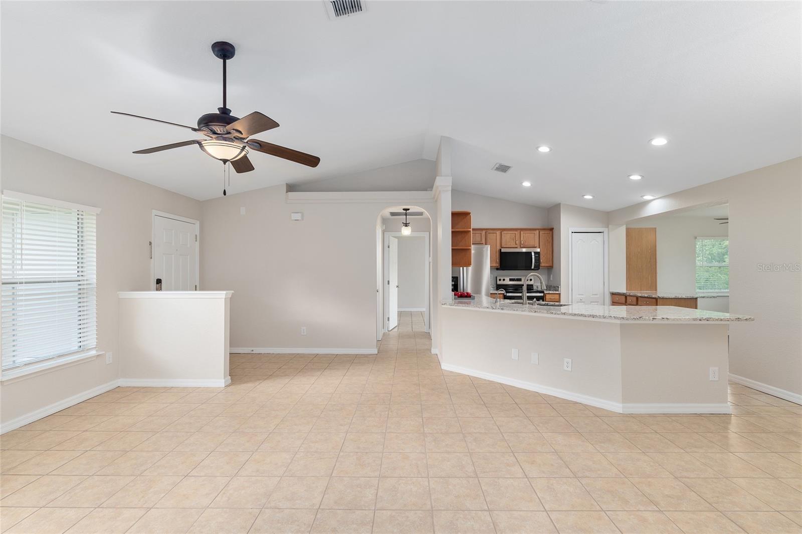 BORDERING OAKS - Residential Lease