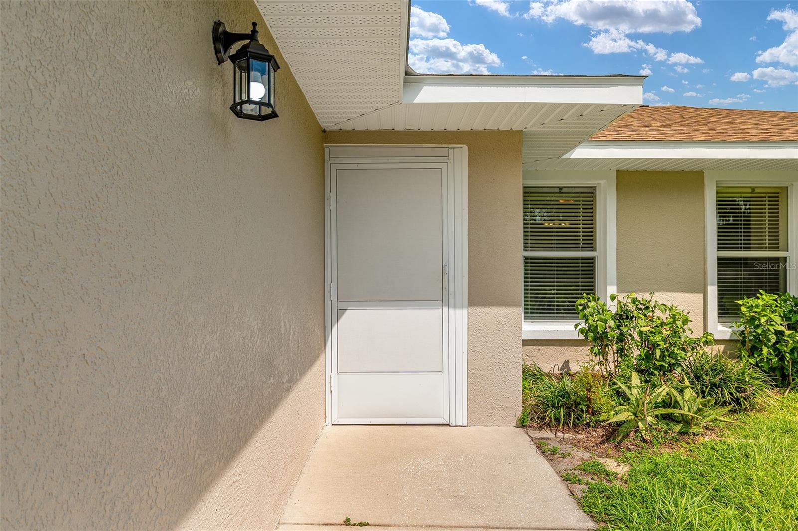 BORDERING OAKS - Residential Lease