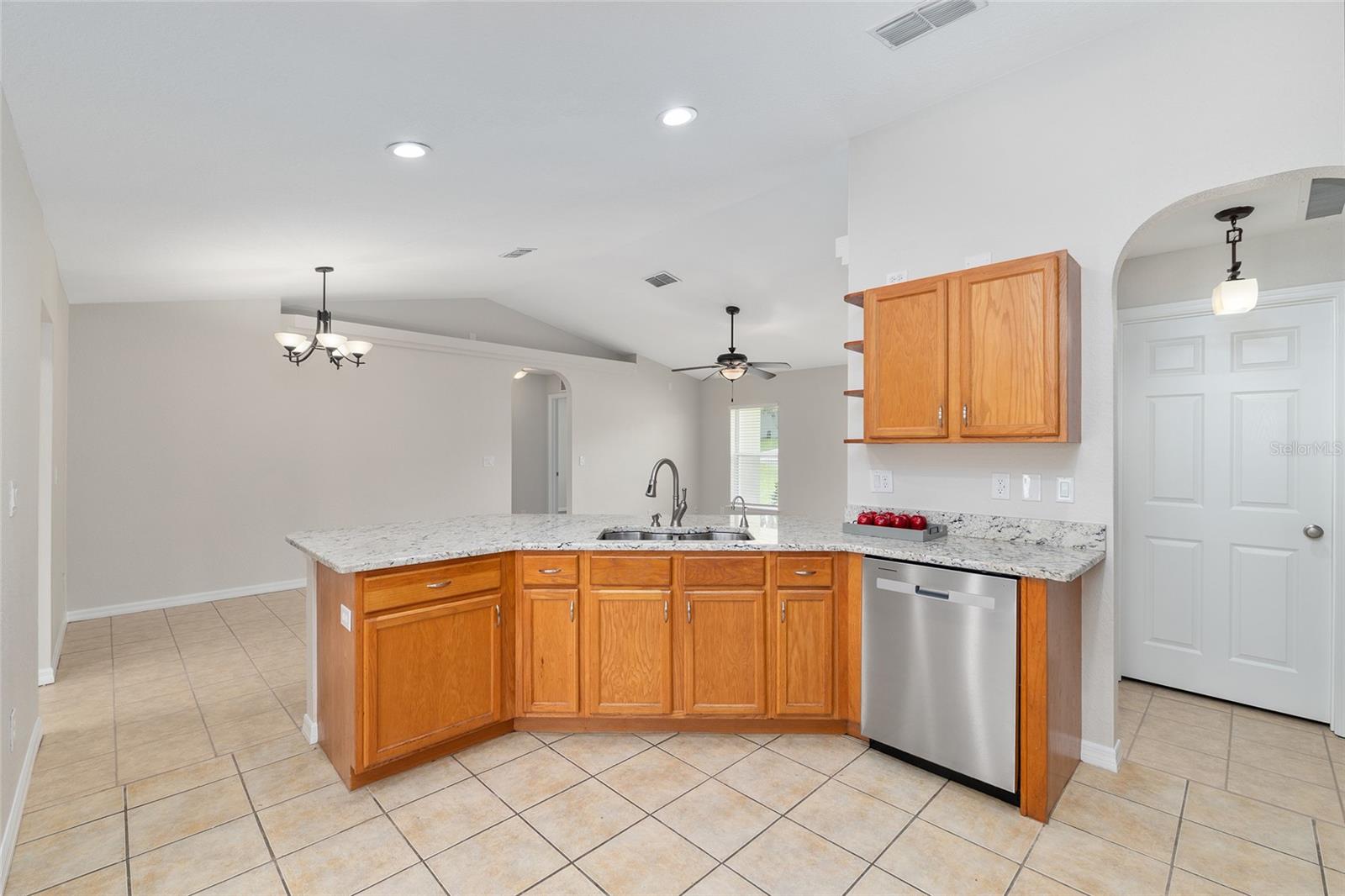 BORDERING OAKS - Residential Lease