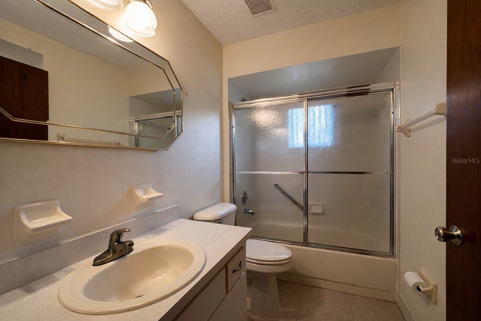 PALM CAY - Residential