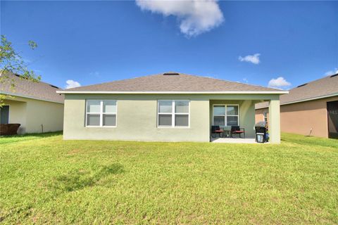 A home in WINTER HAVEN