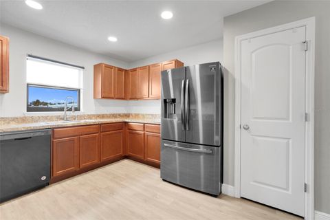 Tiny photo for 910 Aspen View Circle, Groveland, FL 34736 (MLS # O6395279)