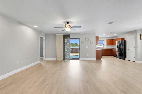 Tiny photo for 910 Aspen View Circle, Groveland, FL 34736 (MLS # O6395279)