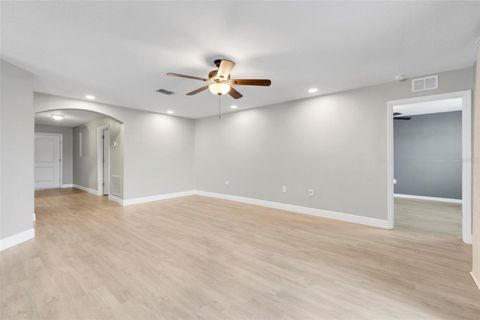 Tiny photo for 910 Aspen View Circle, Groveland, FL 34736 (MLS # O6395279)