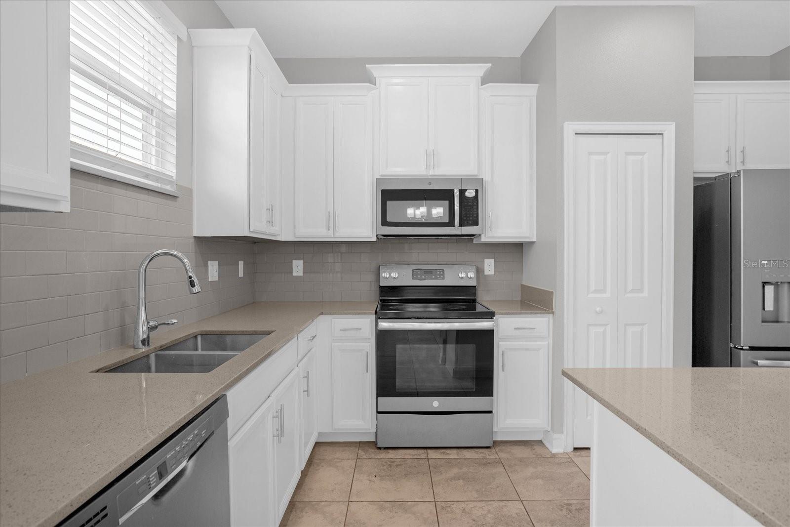 STOREY LAKE - Residential Lease