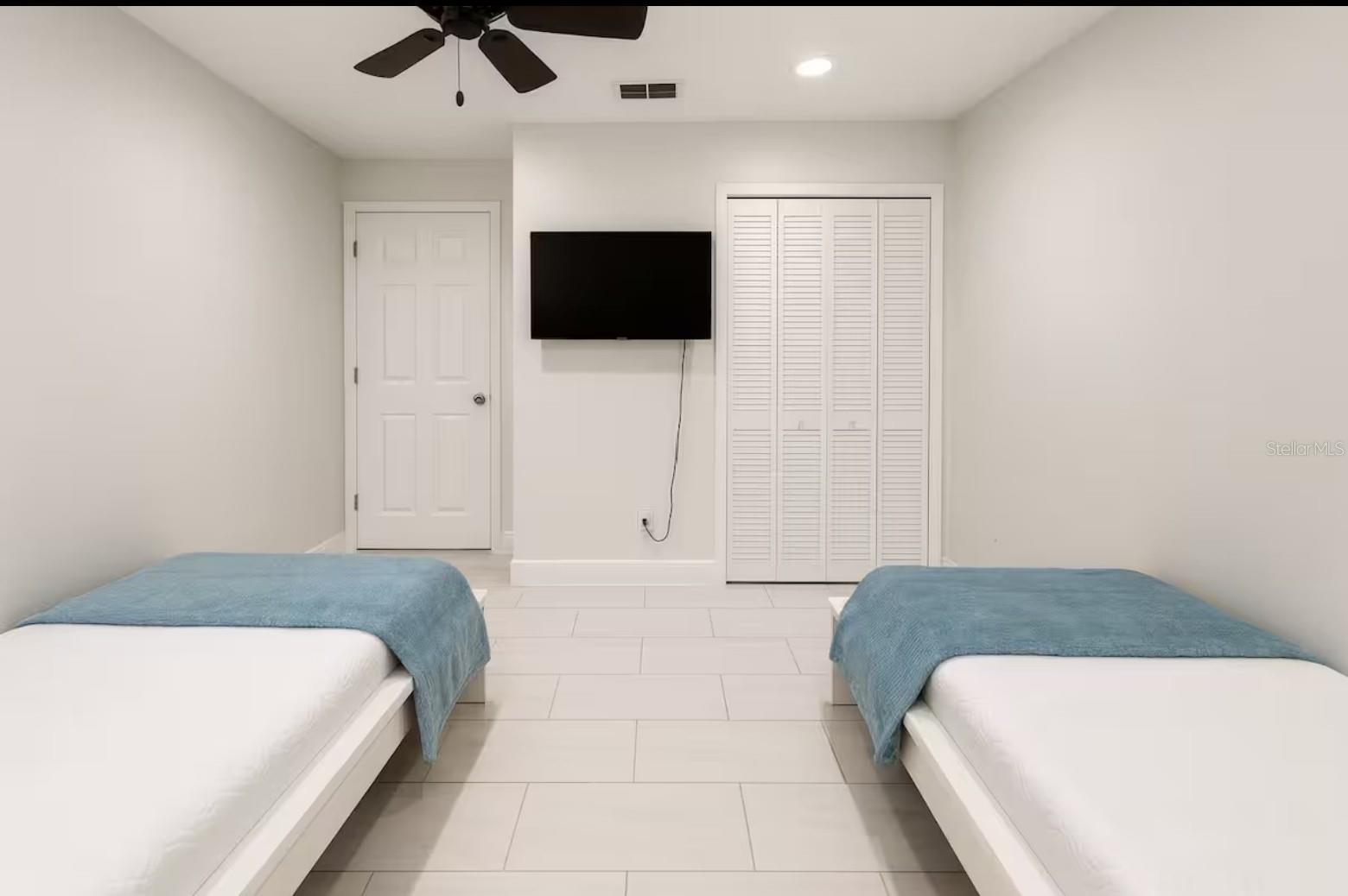 INDIAN WELLS UNIT 5 - Residential