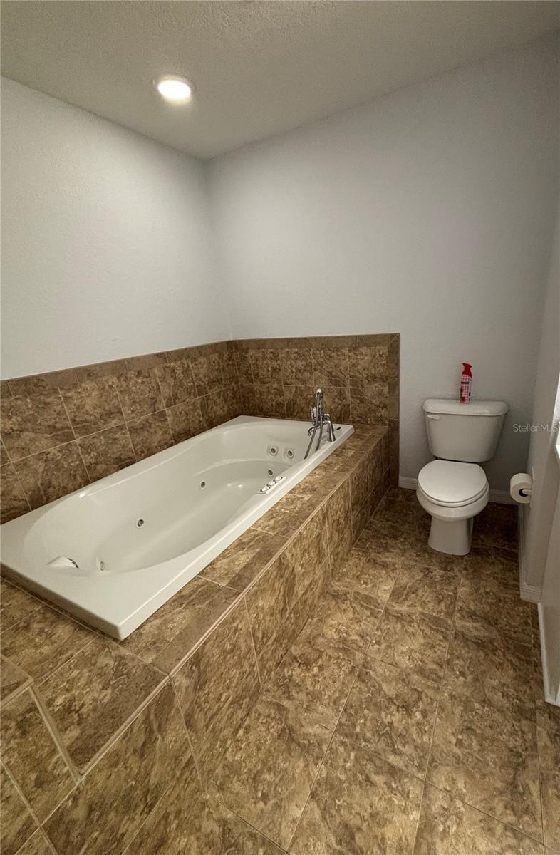 MAGNOLIA GARDEN VILLAS OR 1412/521 - Residential