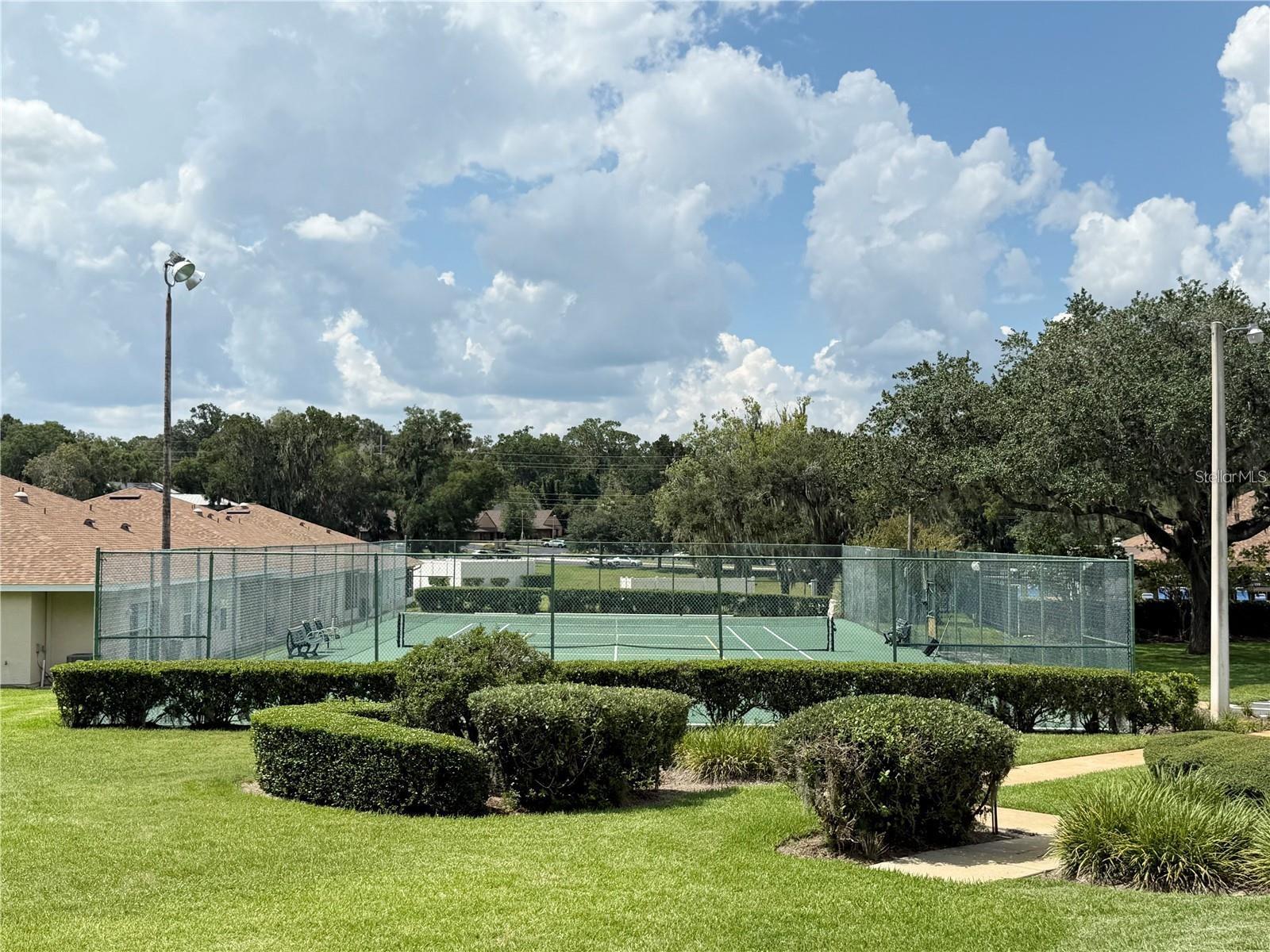 MAGNOLIA GARDEN VILLAS OR 1412/521 - Residential