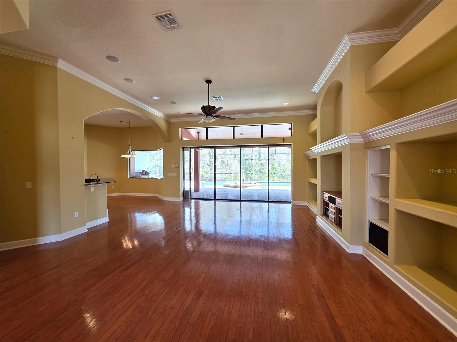 8421 CHARLESTON DRIVE