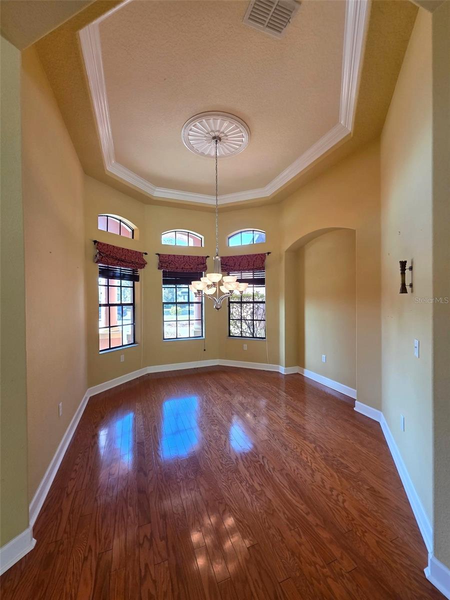 8421 CHARLESTON DRIVE