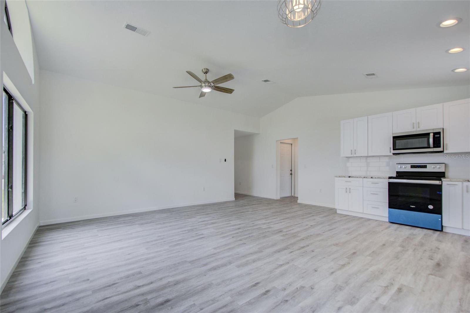 CENTRE LAKE - Residential