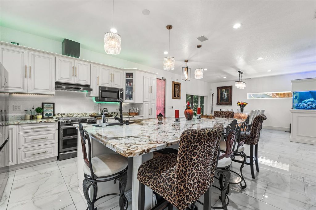 Photo of 2520 Gomaz Way S, St Petersburg, FL 33712 (MLS # TB8492700)