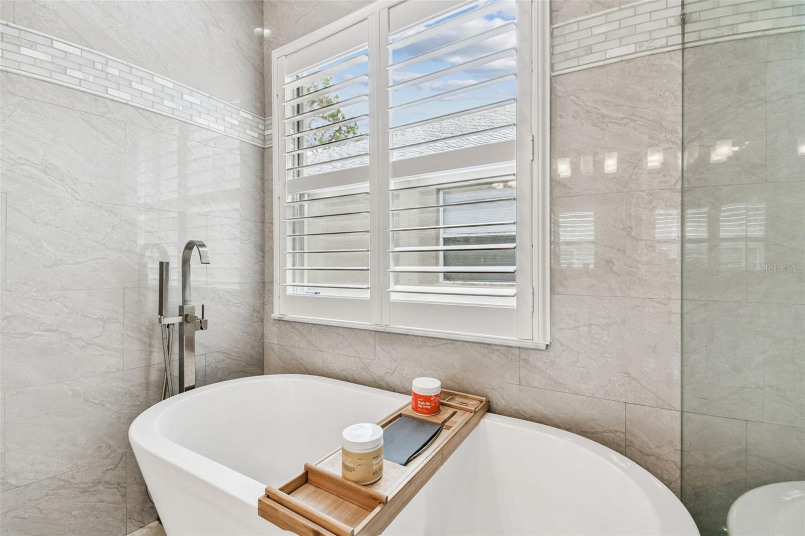 LEXINGTON OAKS VILLAGE 32A 33 - Residential Lease