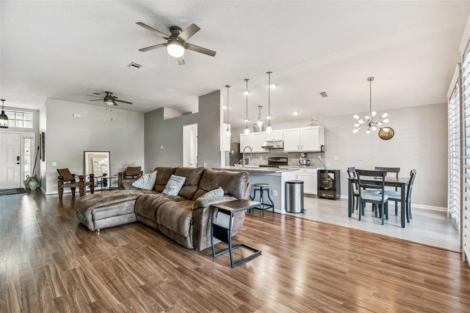 LEXINGTON OAKS VILLAGE 32A 33 - Residential Lease