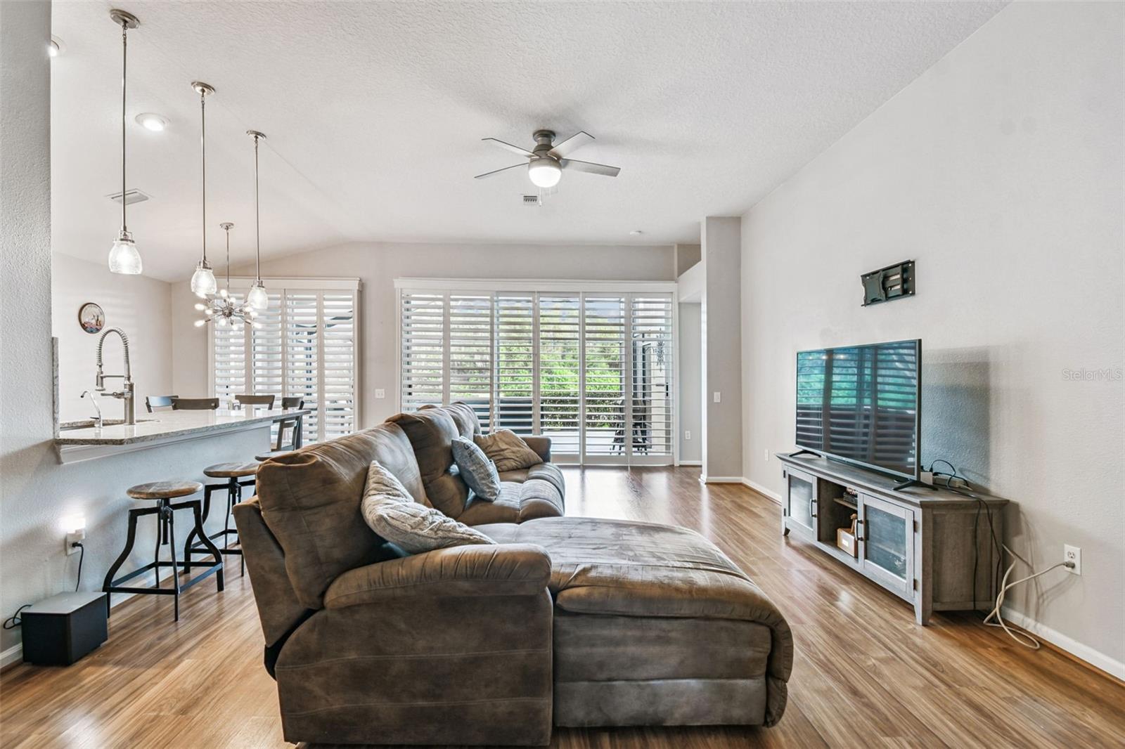 LEXINGTON OAKS VILLAGE 32A 33 - Residential Lease