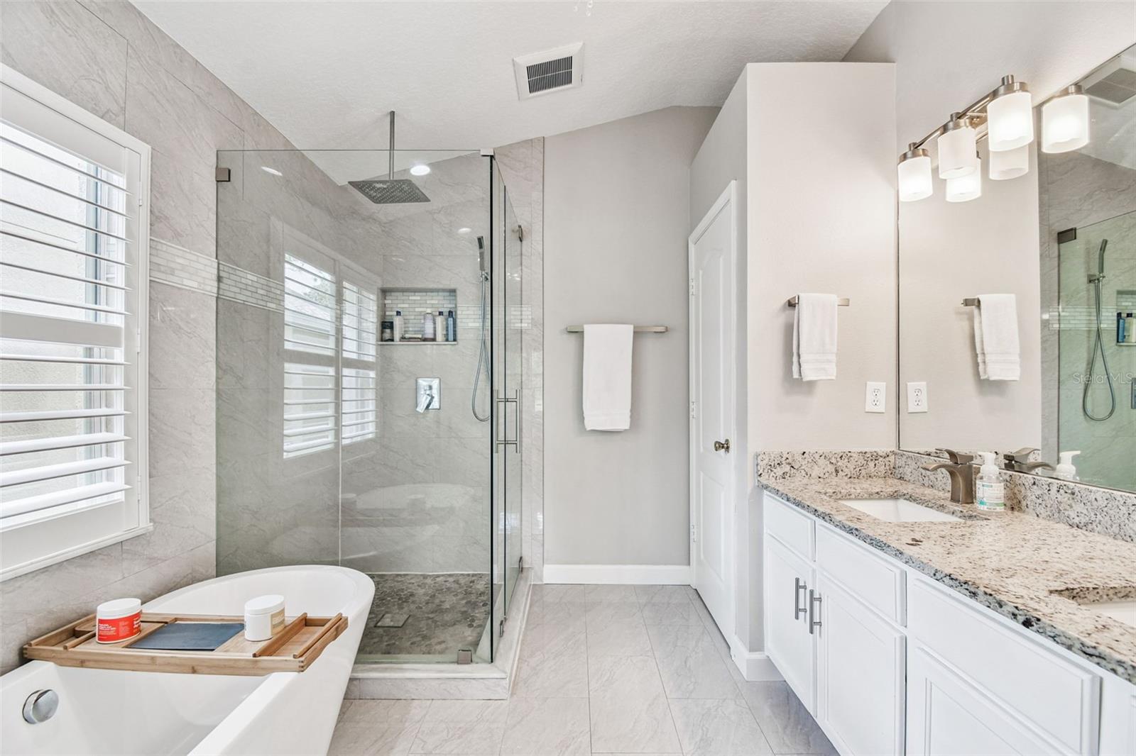 LEXINGTON OAKS VILLAGE 32A 33 - Residential Lease