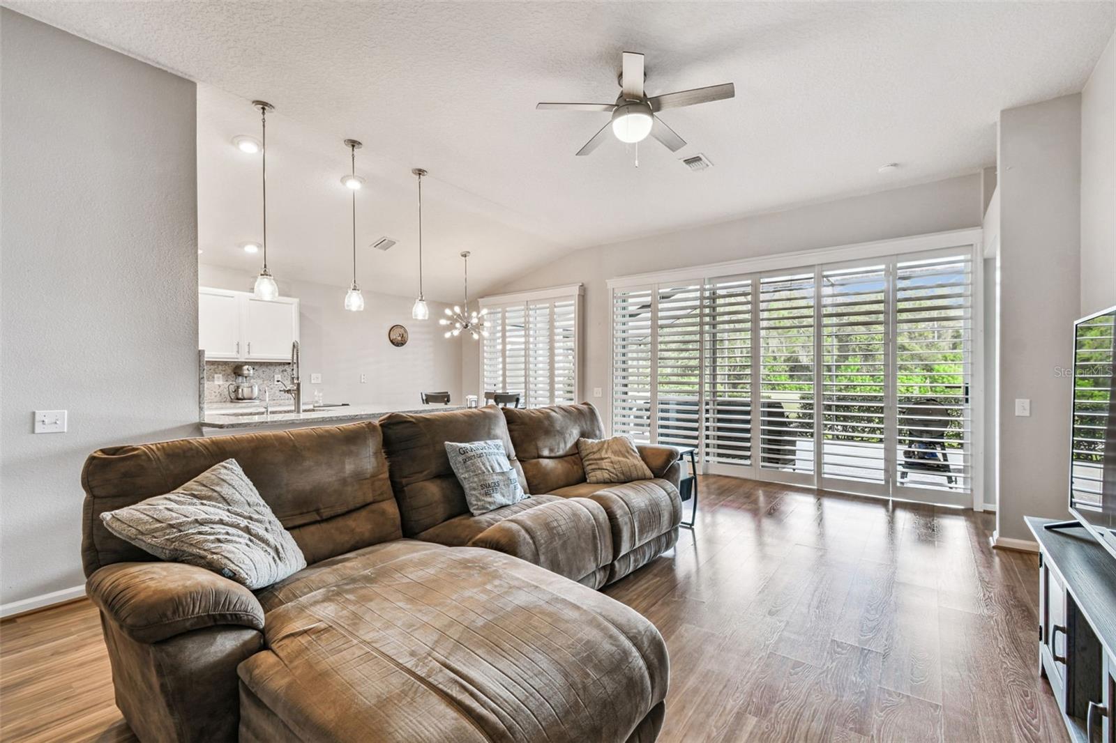 LEXINGTON OAKS VILLAGE 32A 33 - Residential Lease