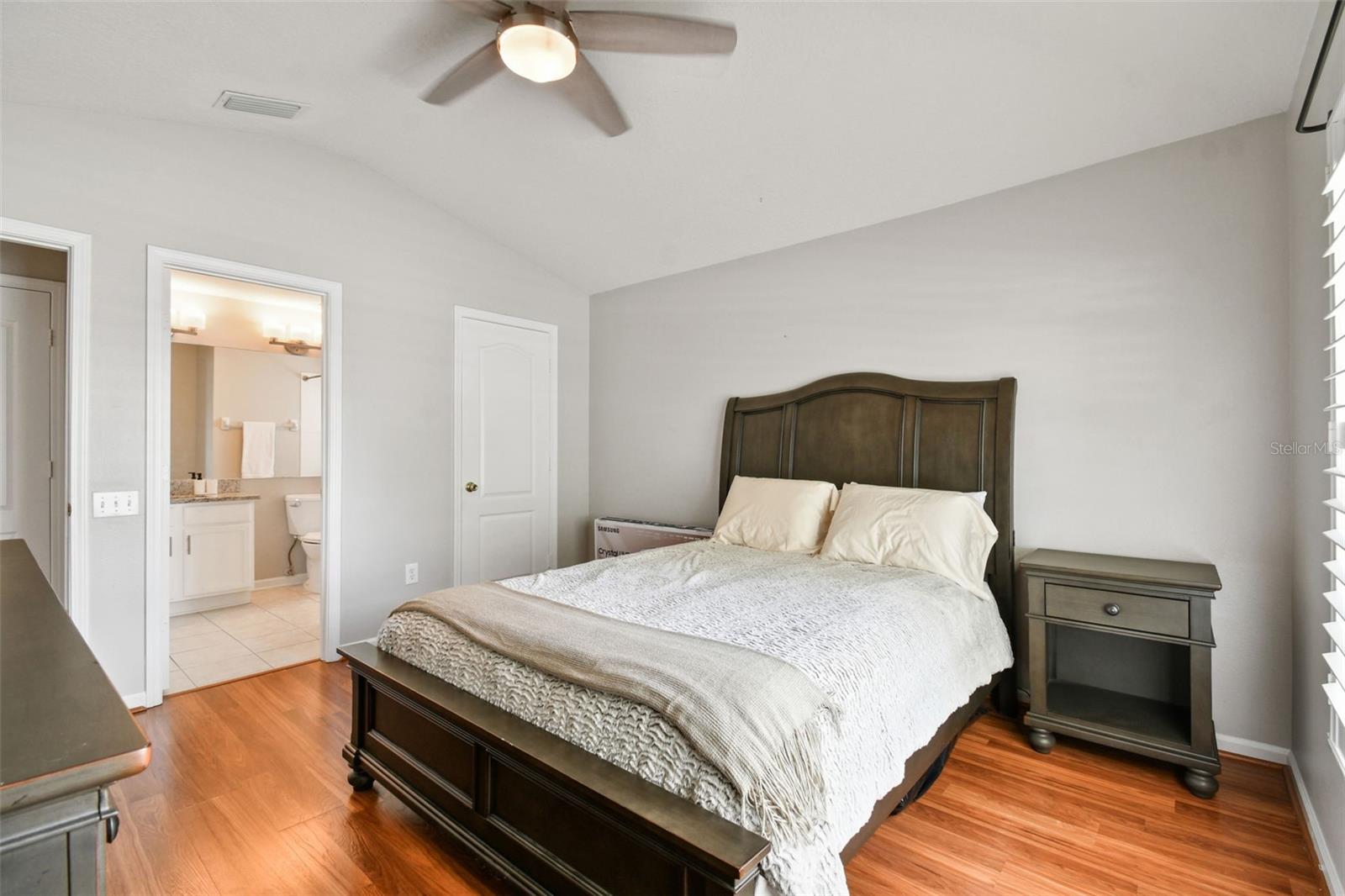 LEXINGTON OAKS VILLAGE 32A 33 - Residential Lease