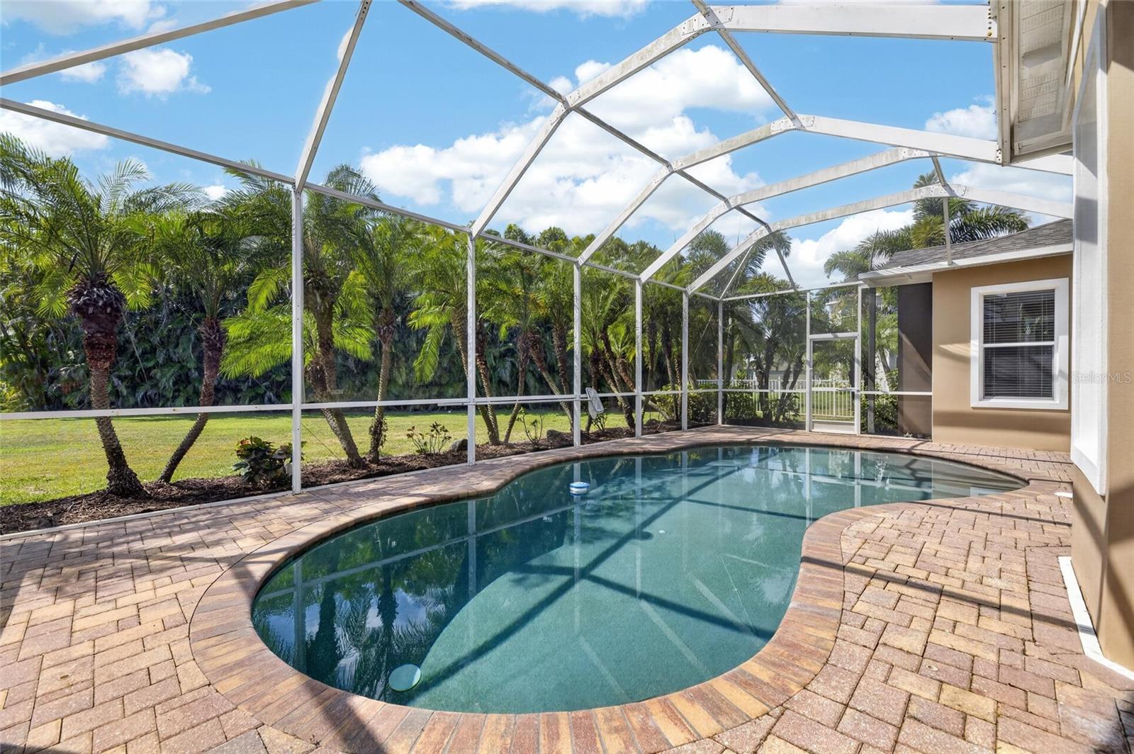 824 ISLEBAY DRIVE