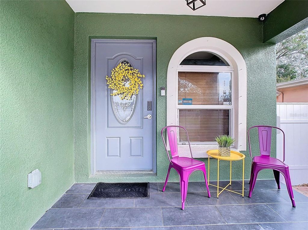 Photo of 2907 W Arch Street, Tampa, FL 33607 (MLS # TB8452321)