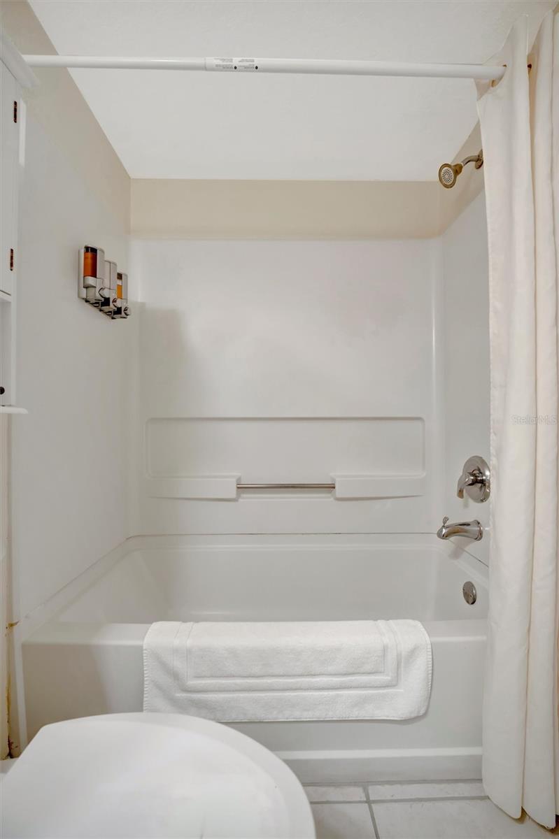 SOUTH BEACH CONDO HOTEL - Residential