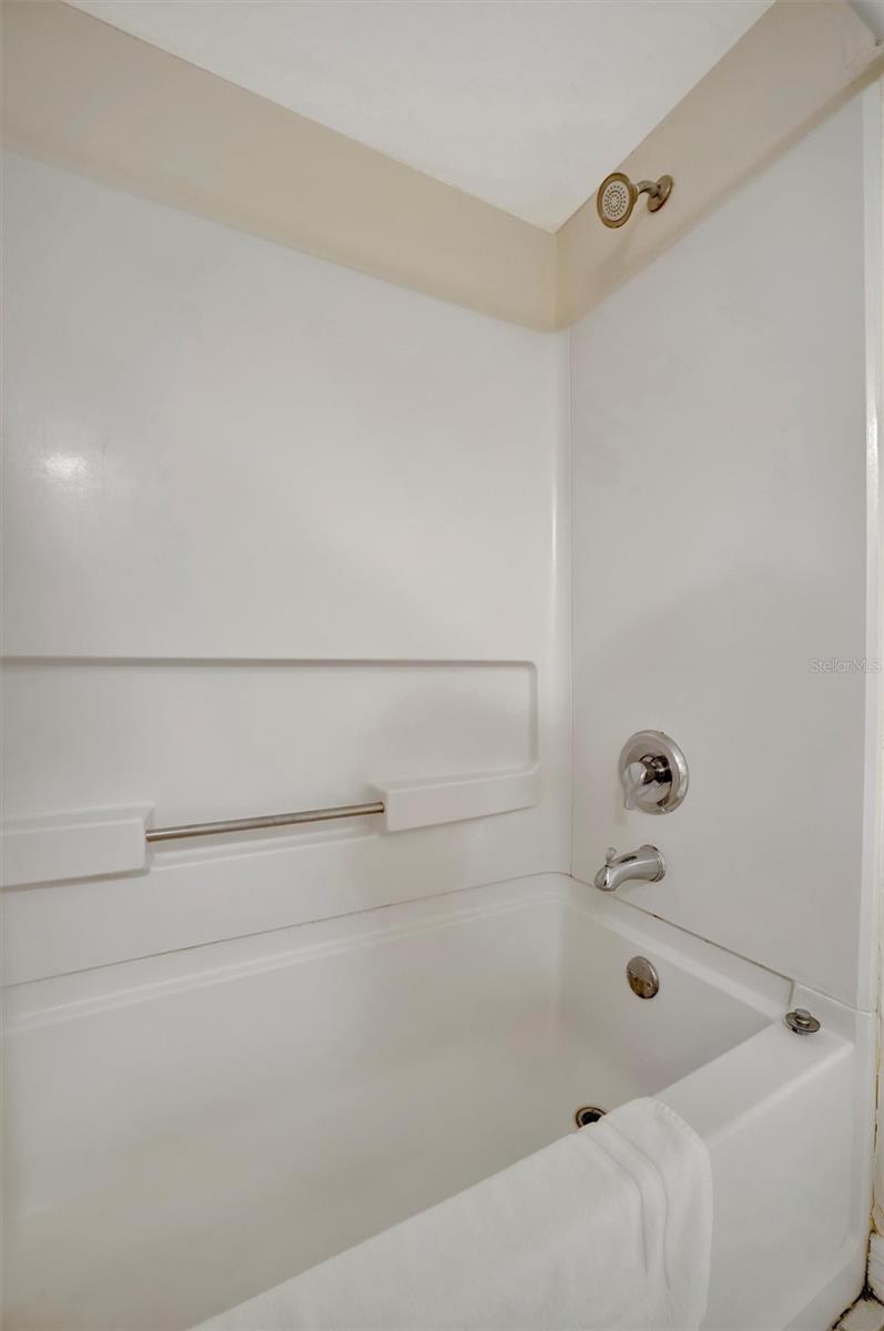 SOUTH BEACH CONDO HOTEL - Residential