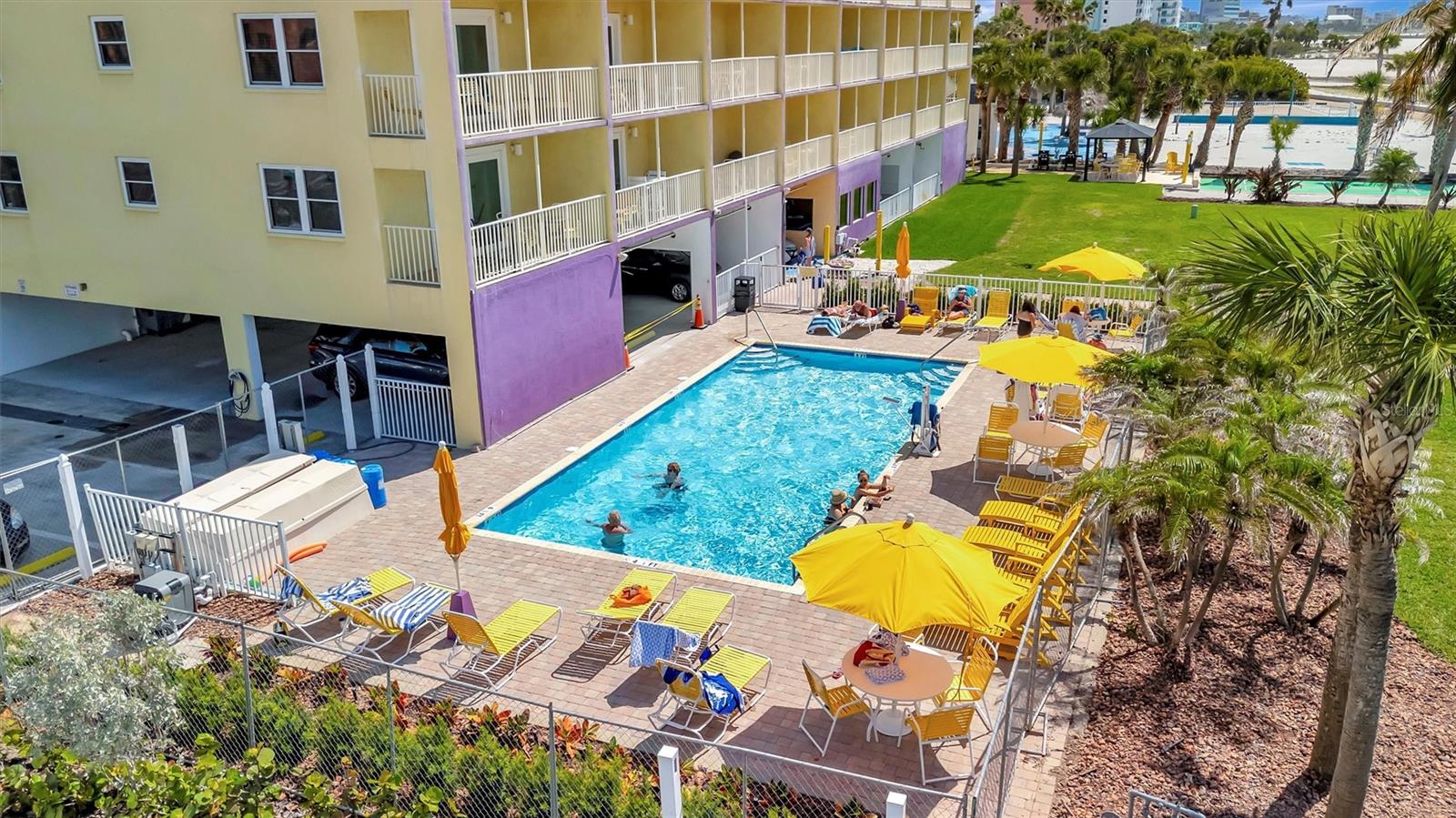 SOUTH BEACH CONDO HOTEL - Residential