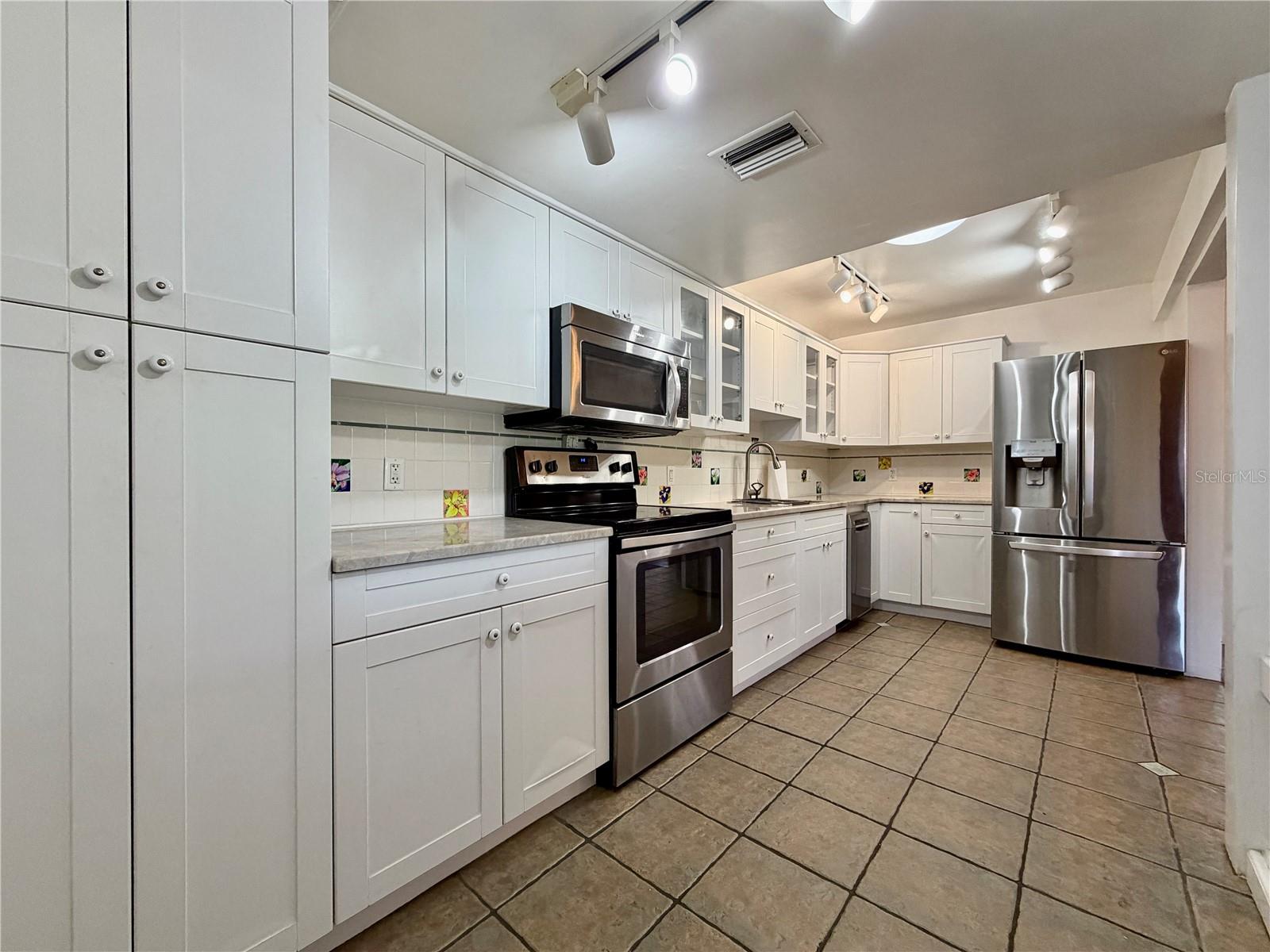 CHASE & HOWARDS SUB REV - Residential Lease