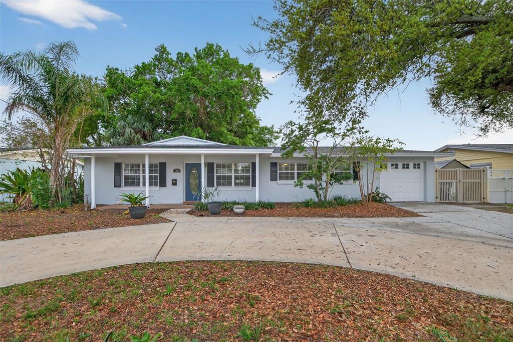 Photo of 1414 85th Avenue N, St Petersburg, FL 33702 (MLS # TB8484335)