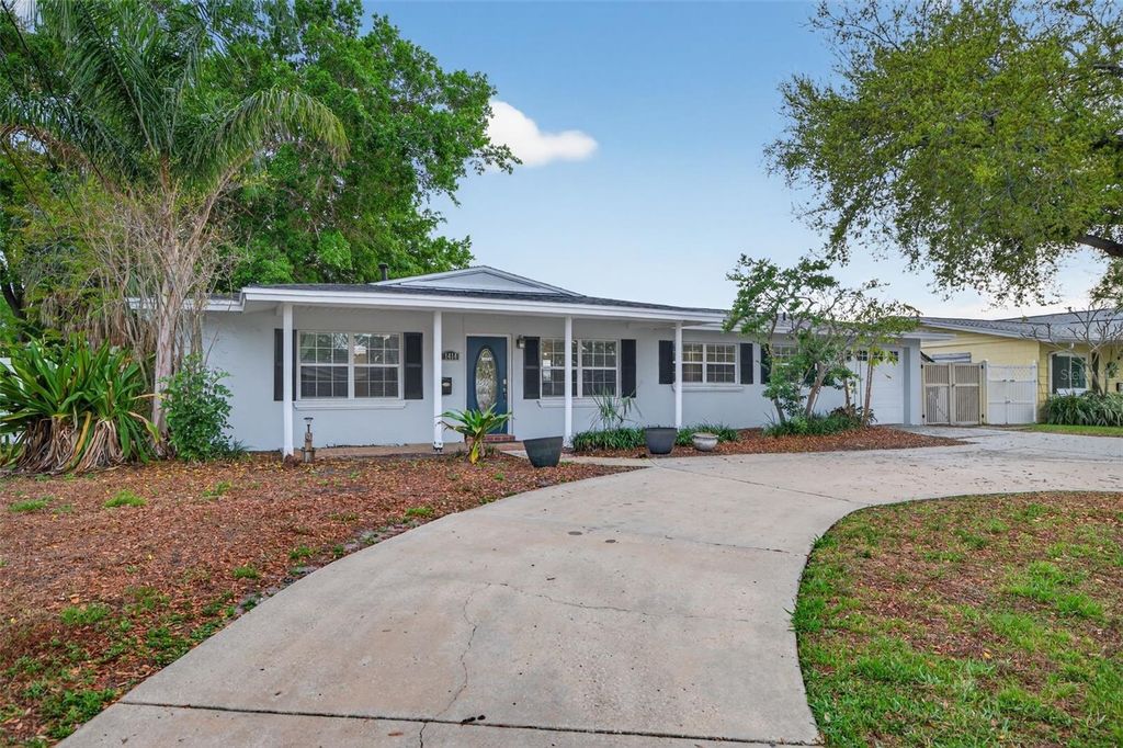 Photo of 1414 85th Avenue N, St Petersburg, FL 33702 (MLS # TB8484335)