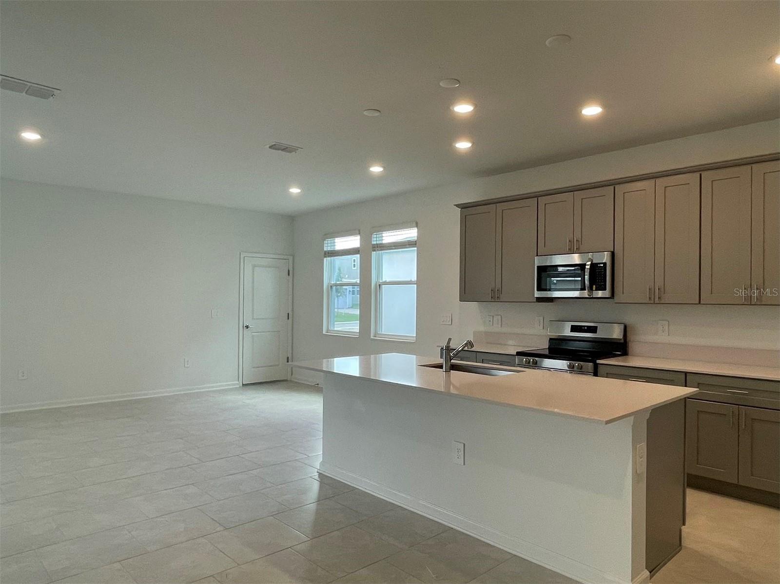 RHETTS RDG - Residential Lease