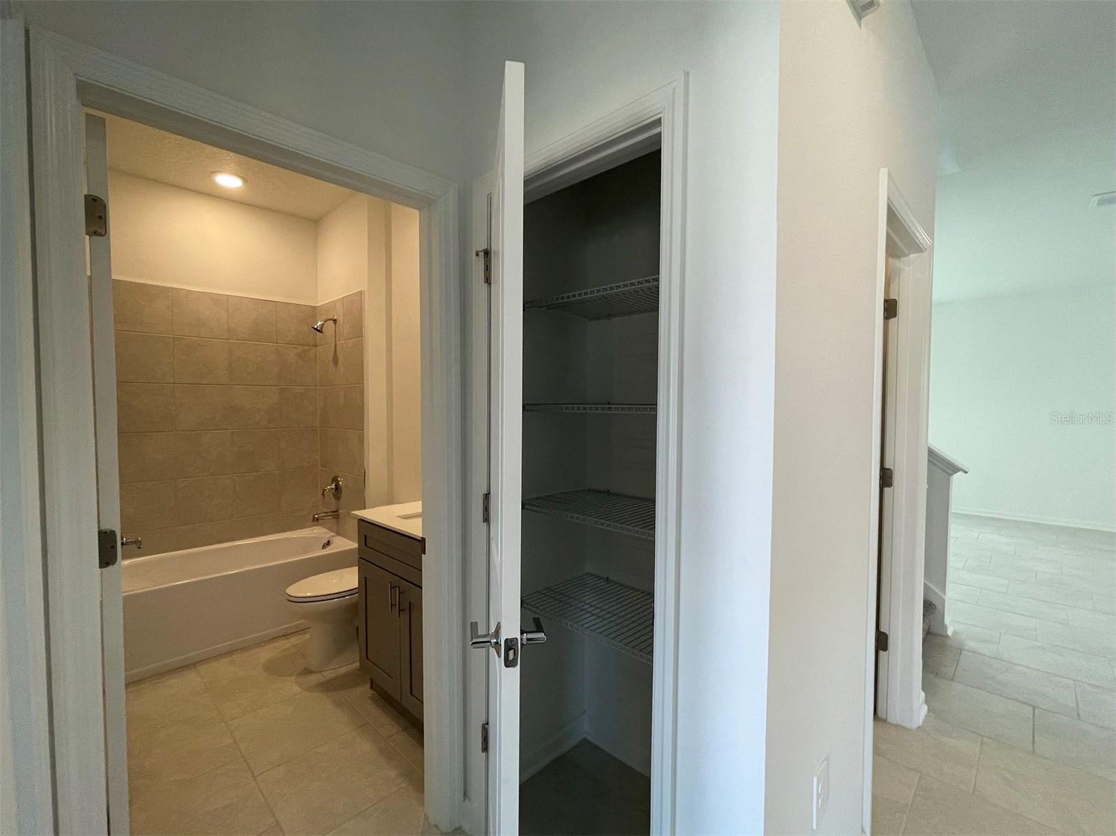 RHETTS RDG - Residential Lease