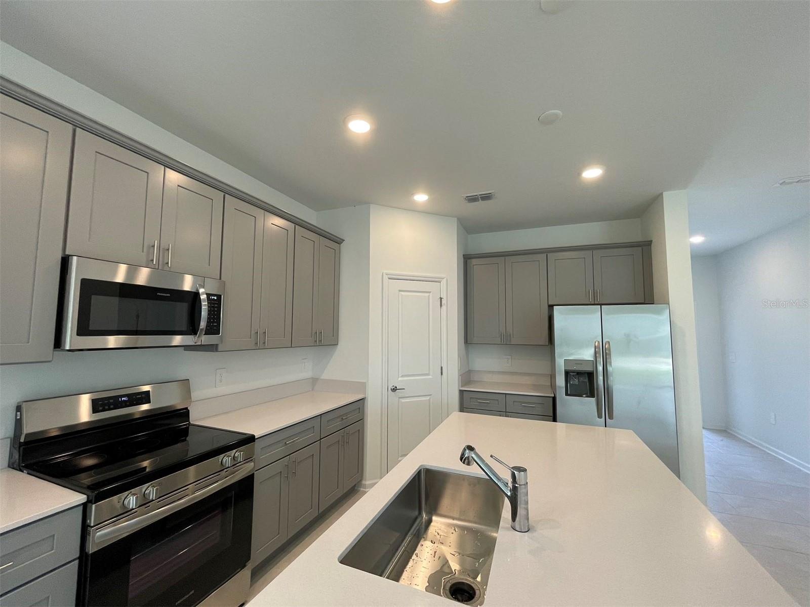 RHETTS RDG - Residential Lease