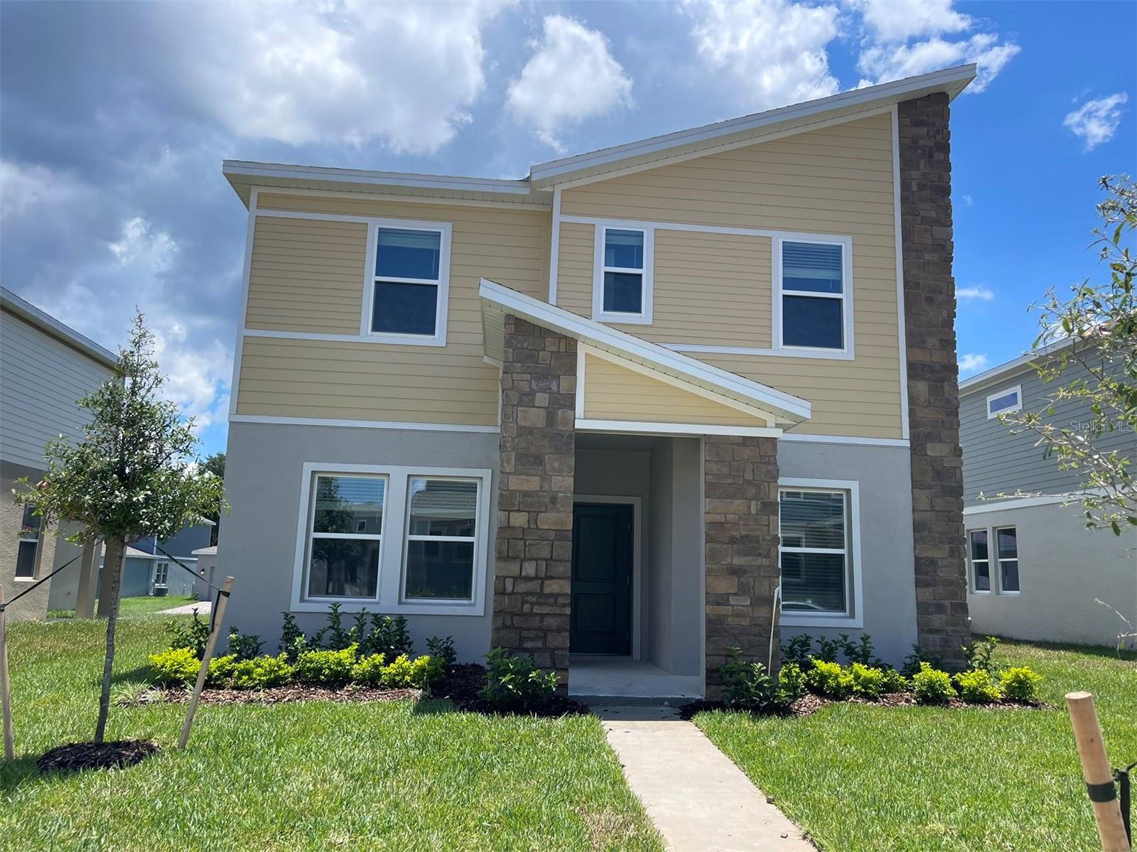 RHETTS RDG - Residential Lease