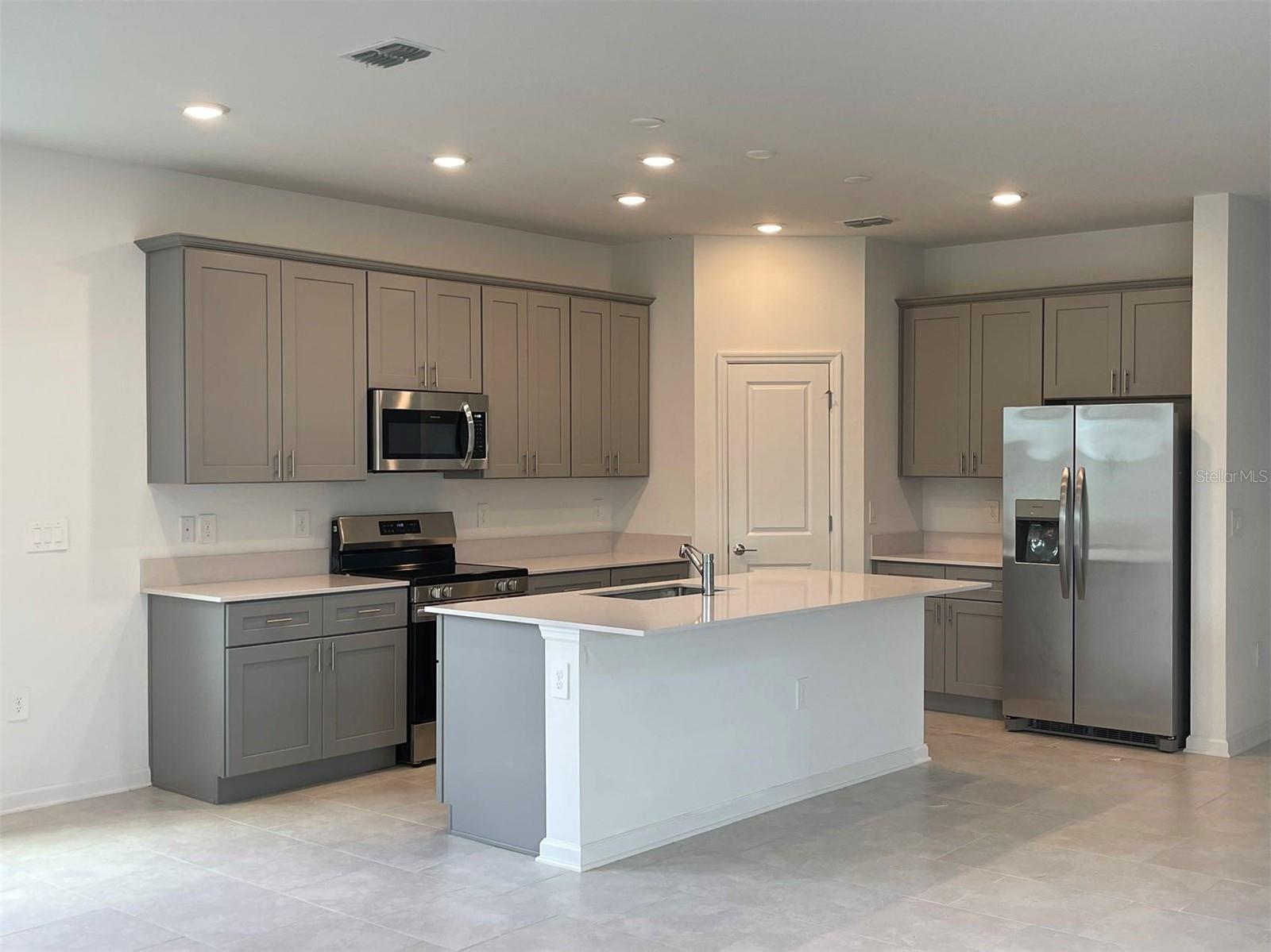 RHETTS RDG - Residential Lease