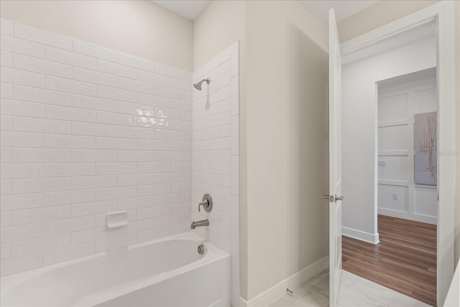 ESTS/LAKEVIEW PRESERVE - Residential