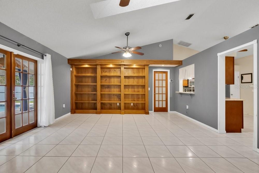 204 HARBOR DRIVE