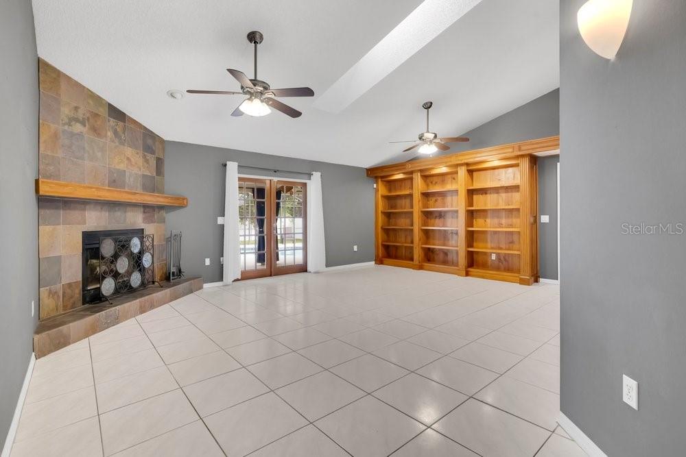 204 HARBOR DRIVE