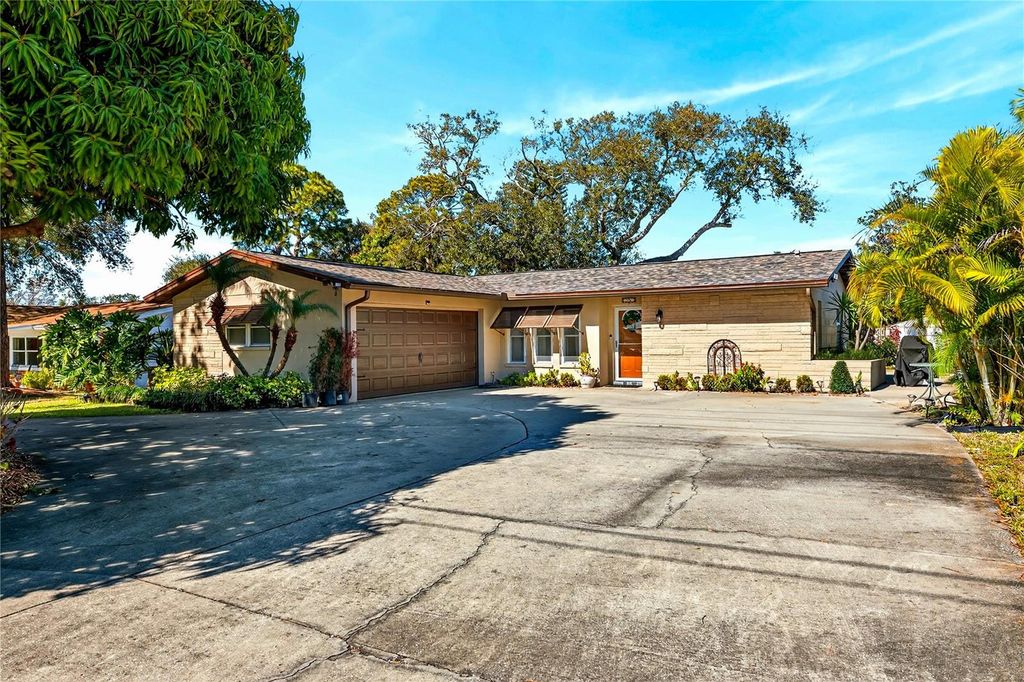 Photo of 13961 86th Avenue, Seminole, FL 33776 (MLS # TB8475294)