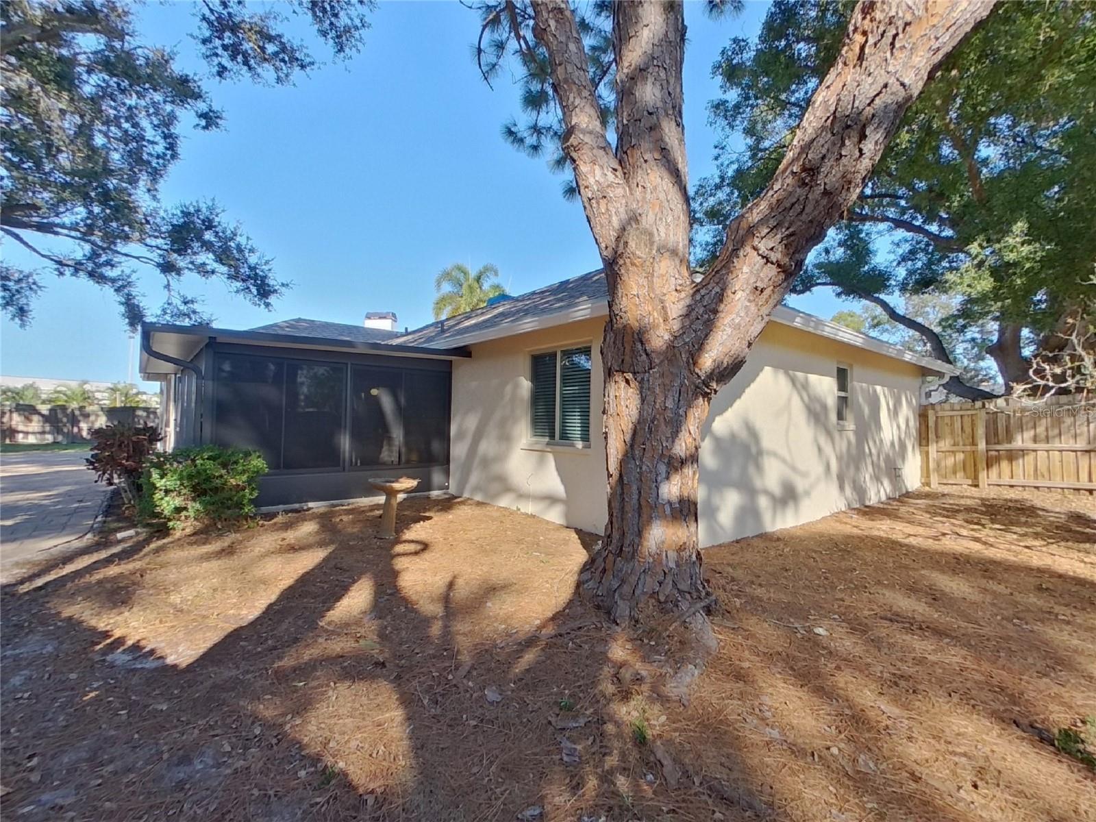 ARLINGTON PARK - Residential Lease