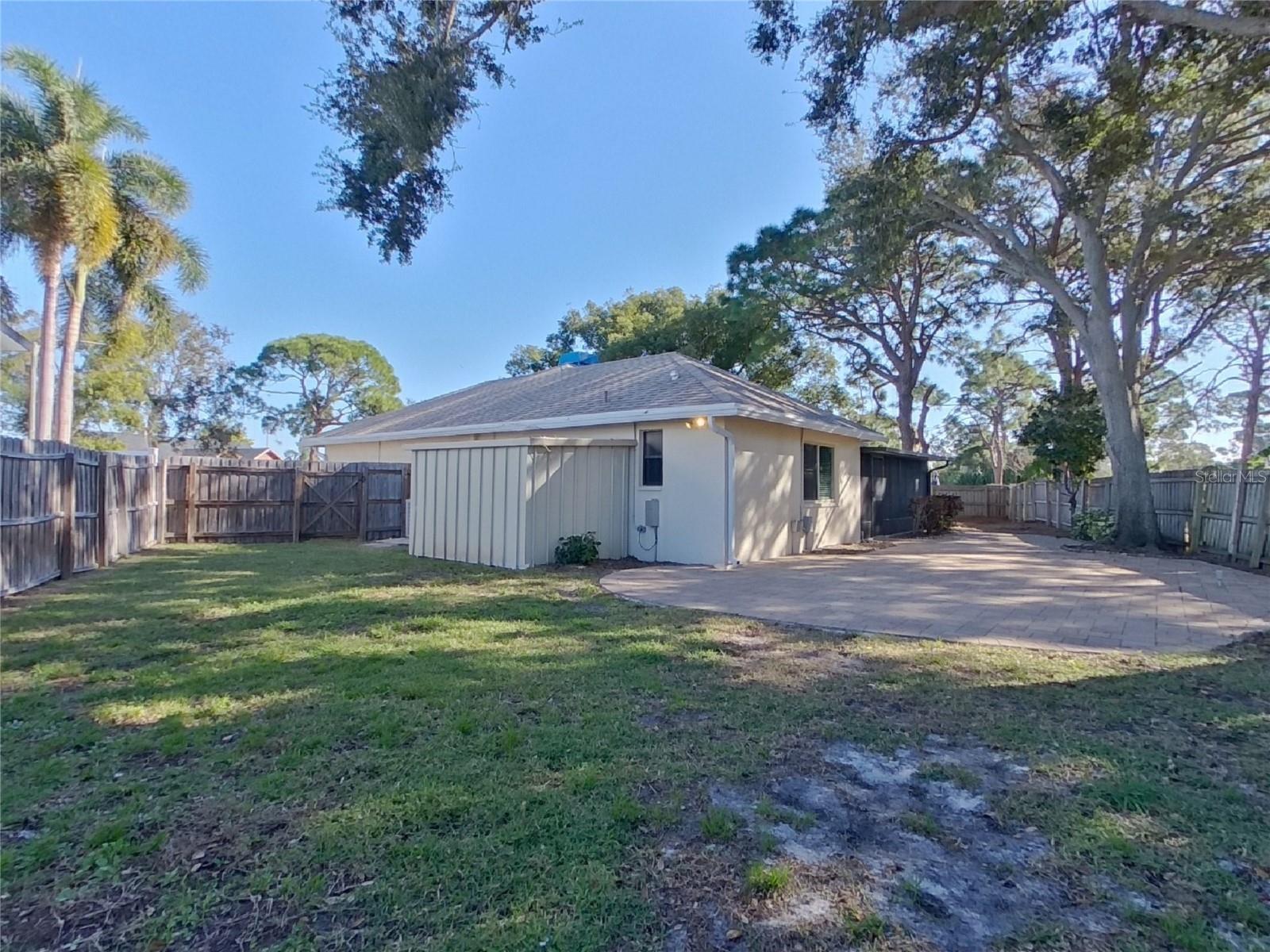 ARLINGTON PARK - Residential Lease