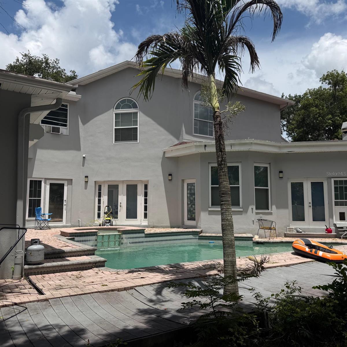 1931 OAK RIDGE COURT