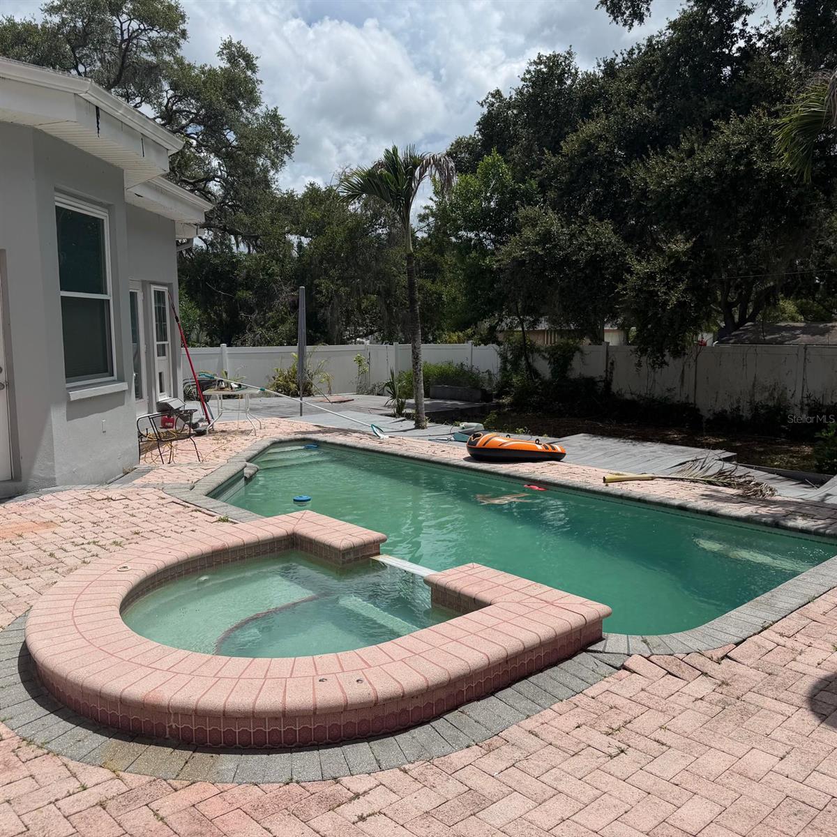 1931 OAK RIDGE COURT