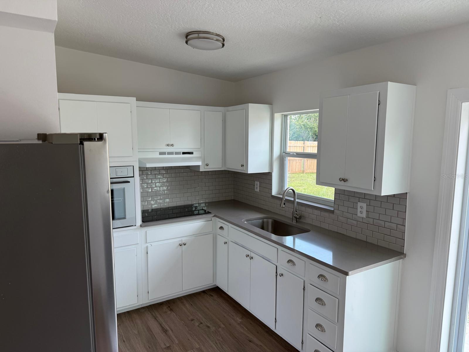 GLADIOLA PARK - Residential