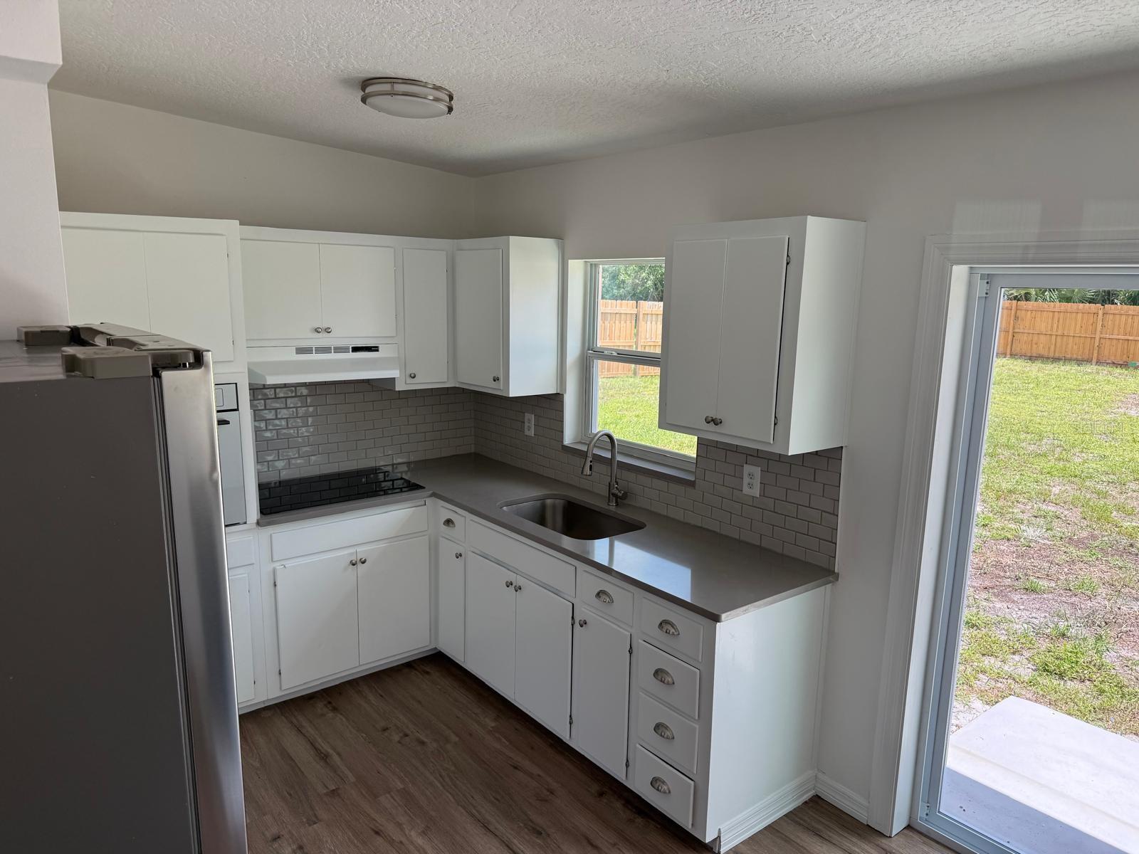 GLADIOLA PARK - Residential