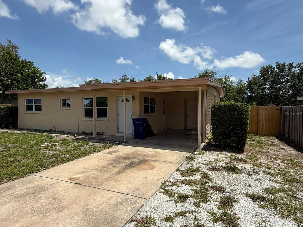 Photo of 3307 36th Avenue W, Bradenton, FL 34205 (MLS # A4658473)